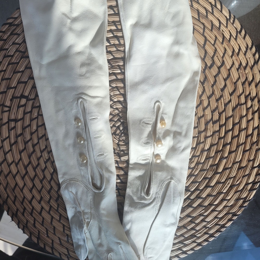 Vintage Opera Elegant Long White Gloves with Pearl Buttons (SIZE XS/Up To Elbow)